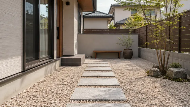 砂利と平板で整えた小さな庭